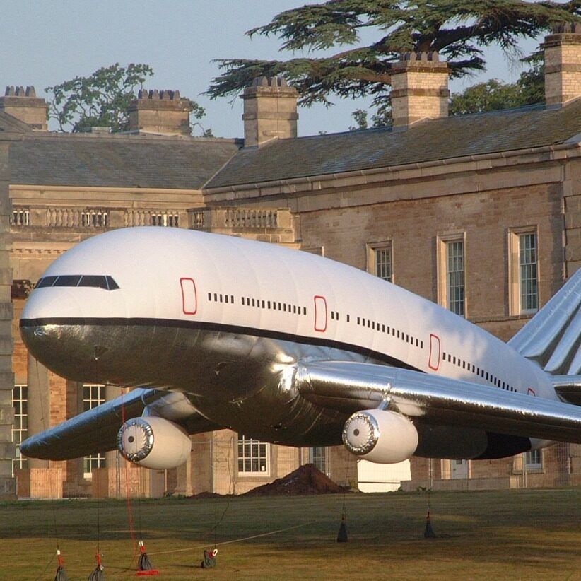 Giant_Inflatable_Plane